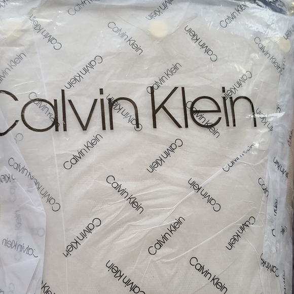 Calvin Klein 2-in-1 Signature Bucket Bag - Picture 7 of 7